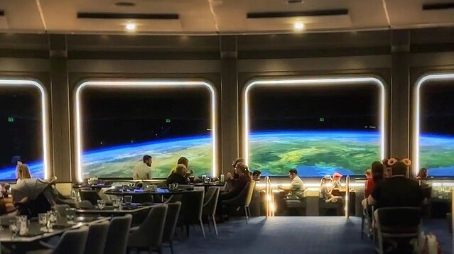 ディズニーワールドのレストラン「Space 220」が完全に宇宙