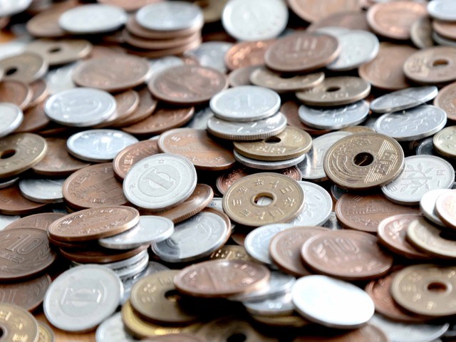 指定外の会計機に向かう人 大量投入した硬貨で機械を詰まらせる人 セミセルフレジに現れる困った買い物客