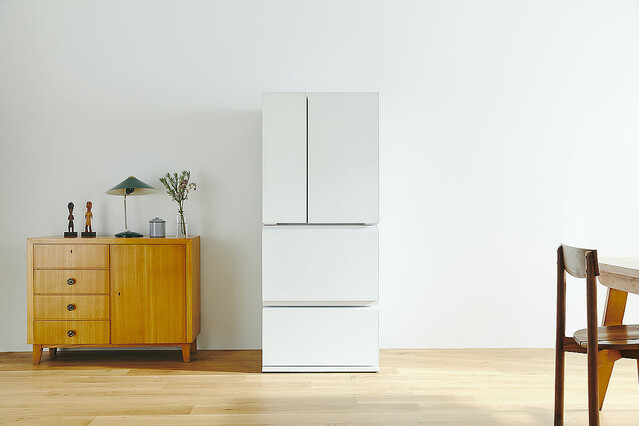 モノのデザイン 第163回 冷蔵庫の「当たり前」を問い直して再設計、ツインバード「中身が見える冷蔵庫」（前編）