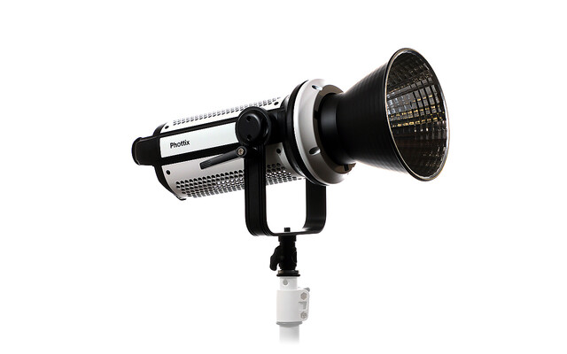 PhottixのCOB LEDライト「X600 COB Daylight LED Light」発売。大光量500W、優れた演色性[CP+2023]