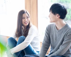 「女性が無意識のうちに好意を抱いてしまう男性」が実はしている5つの言動――大反響トップ10