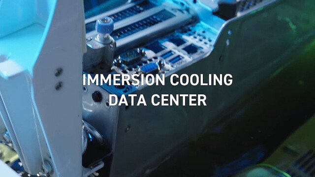 KDDI、液浸採用でデータセンターの冷却電力を94%もカット – 2023年中の提供へ