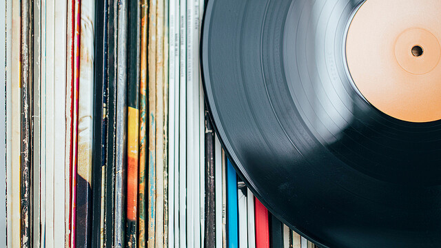 1987以降初めてレコードの売り上げがCDを上回る