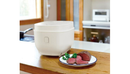 ローストビーフやサラダチキンも簡単に作れる温度調節機能付き炊飯器、ビックカメラが販売