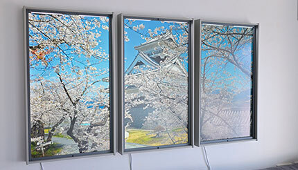 暗くて狭い日本の家には人工窓が必要だ、光をあやつり快適な家に変える