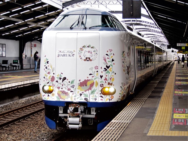 大阪→関西空港へ…特急「はるか」が「リムジンバス」よりも安くなる？ JR西の秘密兵器「J-WESTチケットレス390」