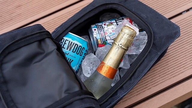 “蝋引き帆布×ターポリン”素材のミニマルショルダーバッグ「Baksteen」を保冷バッグとして使ってみた