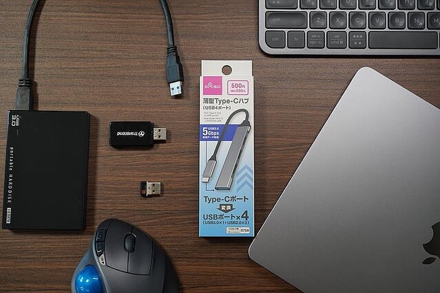 いくらダイソーとはいえ、USB-Cハブが550円はやりすぎだ