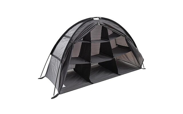 テント in テント。これ、テントに置く衣装ケースなんです