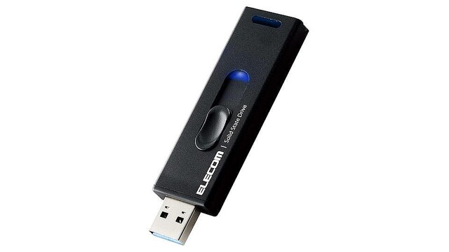 サイズも値段もコンパクト。USBメモリ風のSSDが1TBで8,390円なの！