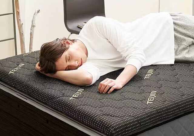 高反発、高弾力、理想的耐圧分散で快適な寝心地が体感できるマットレス「DEEP SLEEPER」