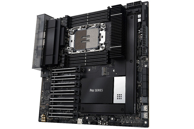 ASUS、第4世代Xeon対応のEEBサイズマザーボード「Pro WS W790E-SAGE SE」