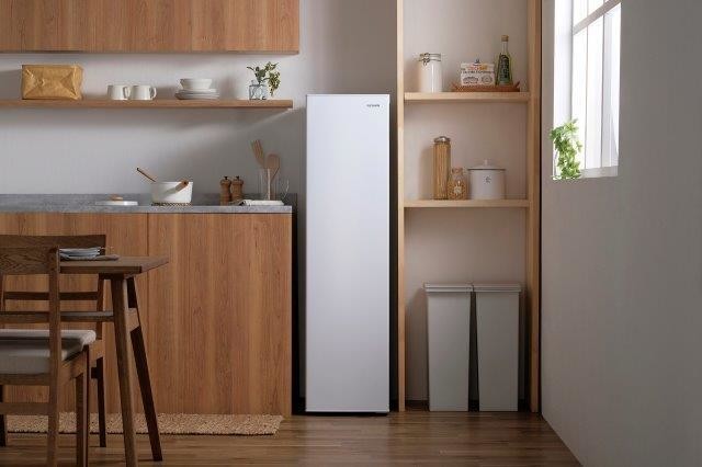 アイリスオーヤマ、すき間に設置しやすいスリムな120Lセカンド冷凍庫