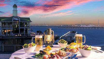 横浜港を眺めながらビアガーデン、ヨコハマ グランド インターコンチネンタル ホテルの「はまビア！」