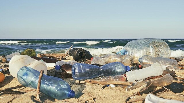 生分解性プラスチックが海の中で分解されないことが判明