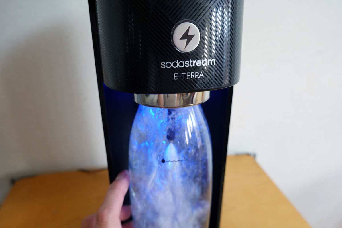 炭酸水メーカーで作るドリンクが美味しい！ ソーダストリームの電動最新モデル「E-TERRA」を使ってみた