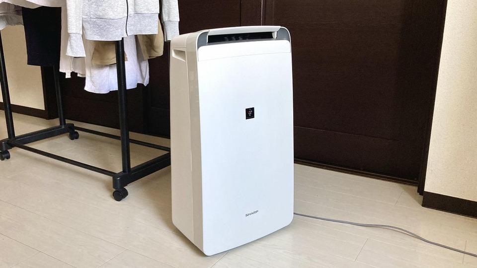 シャープの「衣類乾燥除湿機」を導入して1カ月。部屋干しのストレスが解消しました