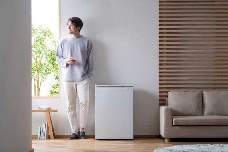 アイリスオーヤマ、奥行き39cmで家具の隣に置きやすい66L冷蔵庫
