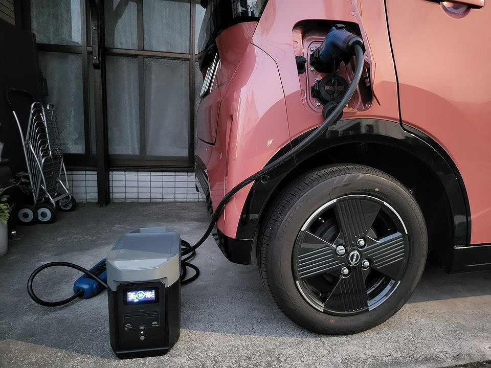 日産サクラ EV車をポータブル電源で充電できるか？