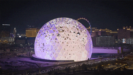 ラスベガスに出現した巨大球体。何これ？