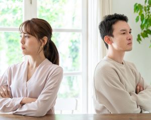 「ラブホでカラダを重ねて、そのまま…」年下キャバ嬢との再婚を後悔し続ける44歳“トラック運転手”のリアル