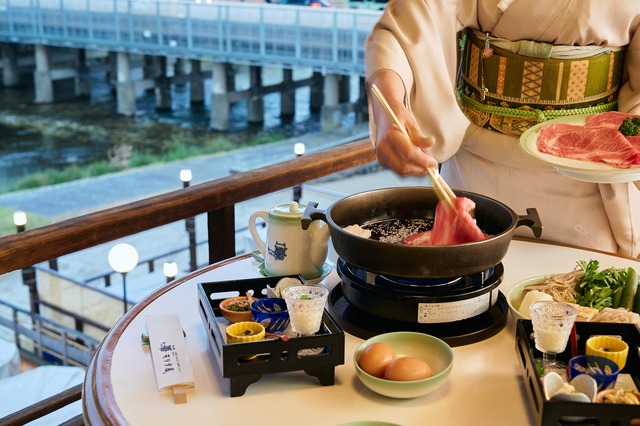 京都の心地よい風情と、美味しいすき焼きが楽しめる！鴨川のほとりにある「モリタ屋 木屋町店」【そうだ 京都、行こう。】