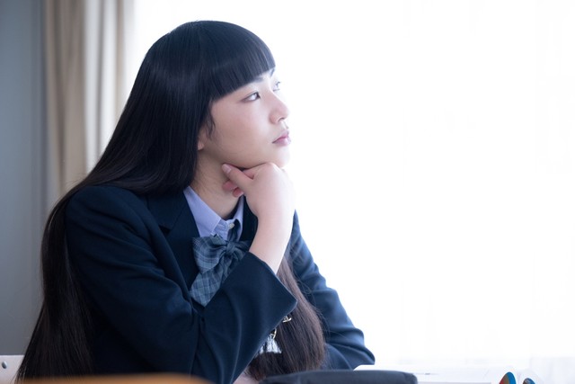 バラ色からはほど遠く… 10年後の日本、中高生の7割が「不安」抱く