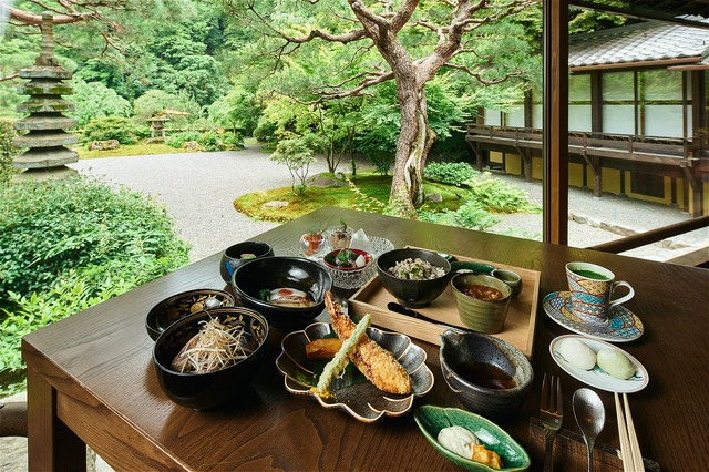 豪華な庭園と、和洋折衷のフレンチを堪能！レストラン「京 翠嵐」【そうだ 京都、行こう。】