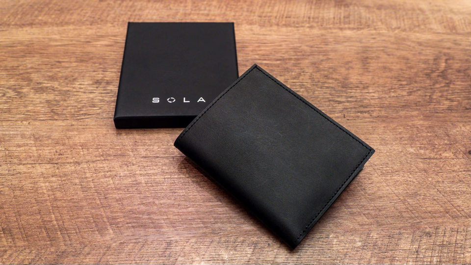 日本生産で品質アップ！話題の薄型財布が公式サイトで販売開始