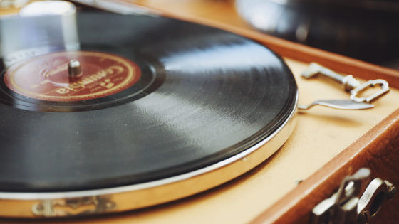 「古いレコードをデジタル化して公開するプロジェクトに著作権を侵害した作品が含まれる」としてソニーやユニバーサルミュージックがインターネット・アーカイブを訴える