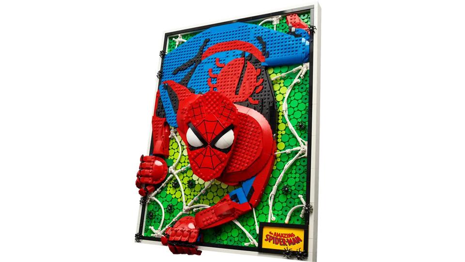 大迫力！ 壁から飛び出すレゴのスパイダーマン