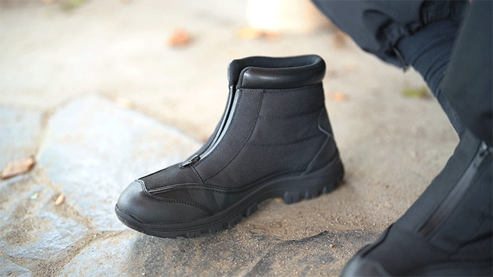 アウトドアや雨の日に助かる滑りにくい軽量防水ブーツ「Vギア163