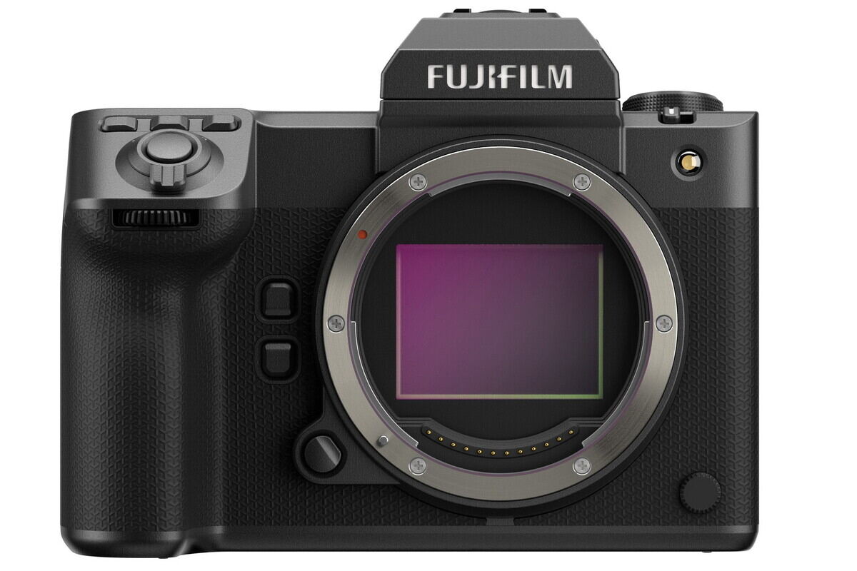「FUJIFILM GFX100 II」発表 – 1億2百万画素で8コマ/秒連写、縦グリップは別売りに