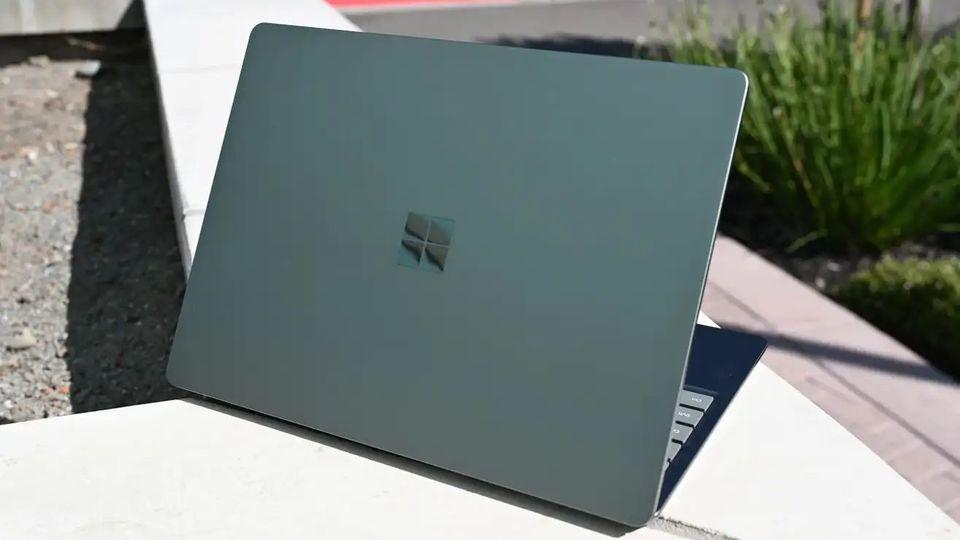 もうちょいでマイクロソフトが発表しそうな「Surface新製品」まとめ