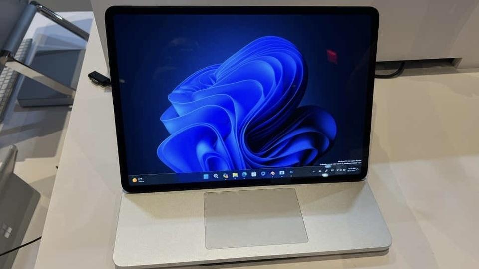 Microsoft Surfaceの新モデル2機種。写真を大量に撮ったから360度よーく見て！