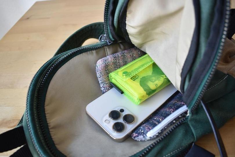 これぞキャッシュレス時代のmini財布！汚れない、無くさない、ごちゃつかない。キャンプや旅行にも便利だよ