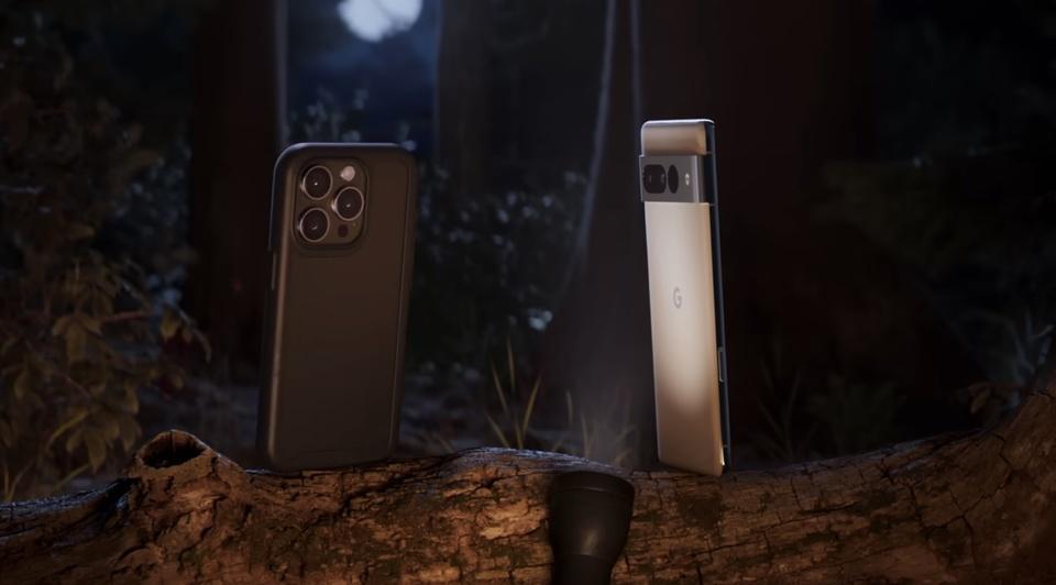 iPhoneとPixelは親友？ 夜の森で本音トーク（GoogleのCMです）