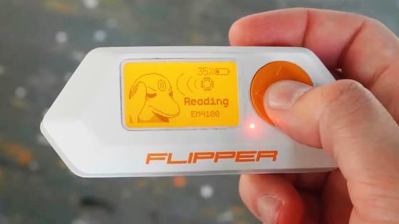Amazon出禁の高性能すぎる無線操作デバイス「Flipper Zero」でiPhoneを使用不能にする攻撃が発見される、防御方法はBluetoothオフのみ