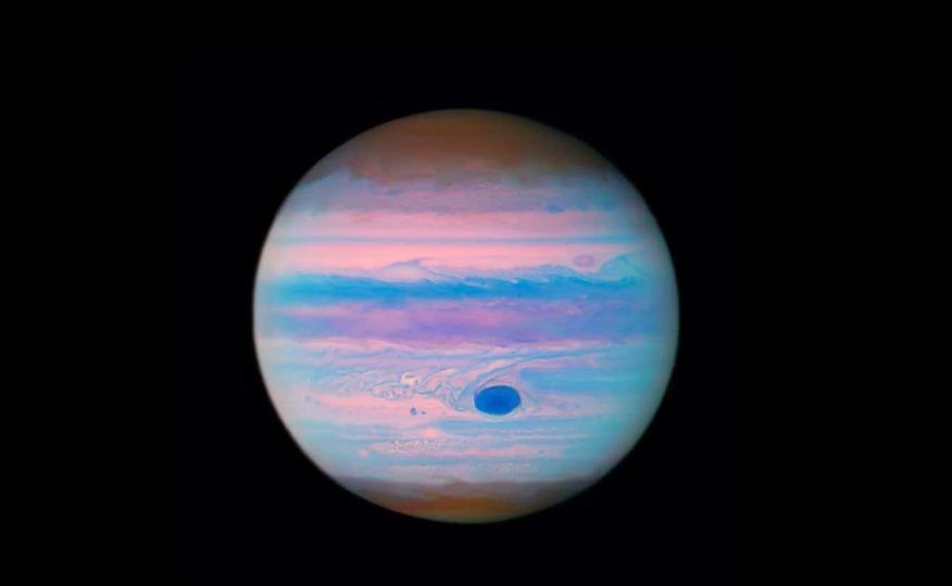 ハッブル宇宙望遠鏡が捉えたユニコーン色の惑星。この正体は…？