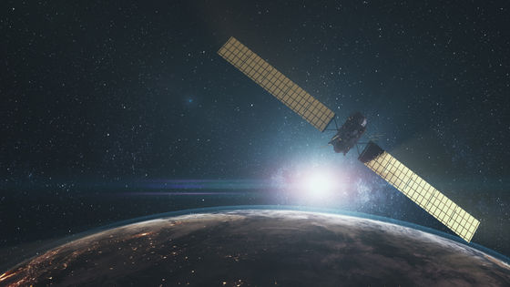 人工衛星インターネット「Starlink」を未改造のスマホで使うテストを通信当局が認可、840基の衛星を運用してデータを転送
