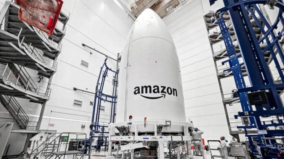 なんとしても打ち上げたいアマゾンのベゾス、イーロン・マスクと手を組む