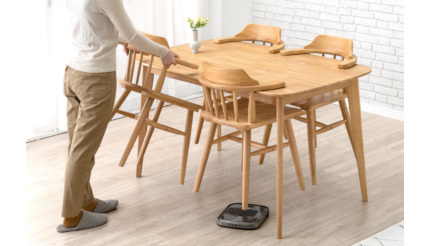 お掃除ロボット対応、チェアを床から浮かすことができるダイニングテーブル