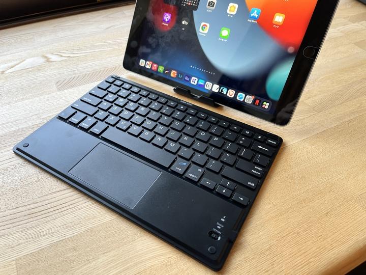 「iPadで快適に仕事したい」を叶えてくれる、サンワダイレクトのBluetoothキーボード