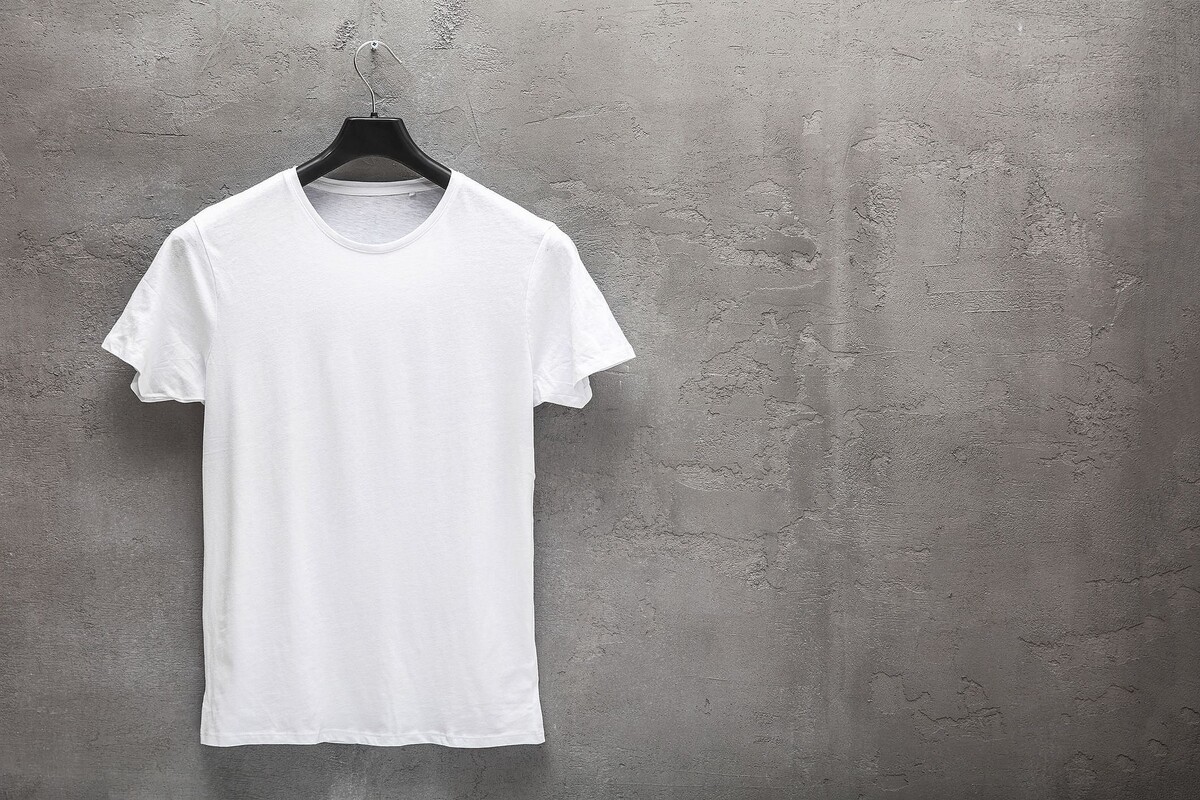 男性のインナー事情に変化…ワイシャツ姿を格上げする2万円超の“高級インナー”が売れるワケ