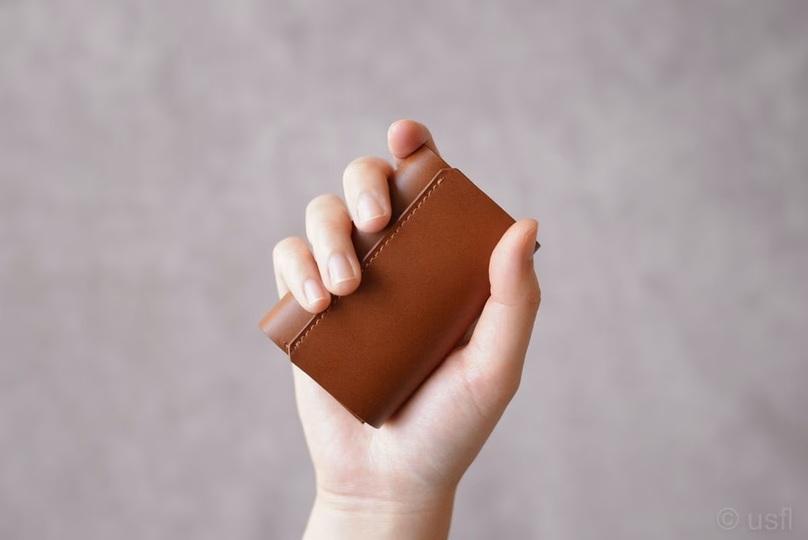 ミニマムの操作で会計できるコンパクト財布「mini」