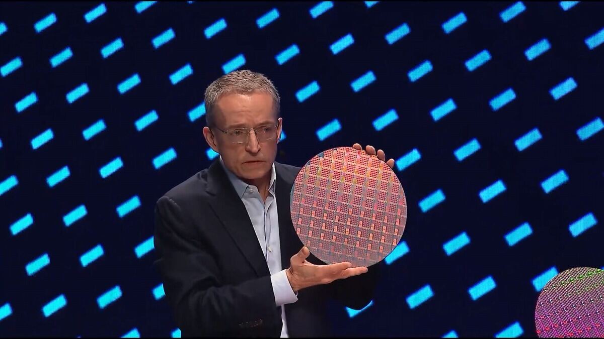 TSMCに次ぐ業界2位を狙う、Intelがファウンドリの新ロードマップ – 勝機はAI半導体か？
