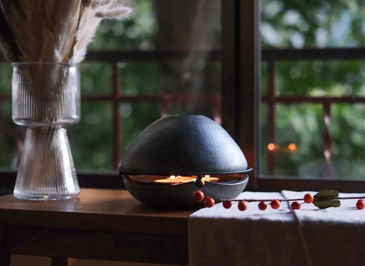 伝統の信楽焼から生まれた炎と香りを楽しめる卓上ファイヤーピット「TOBOSHI」