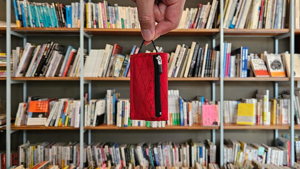 長辺10cm未満の小さくて薄い財布で“十分間に合います”