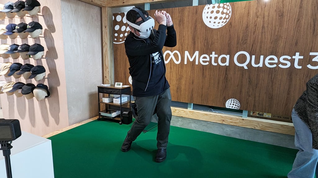 Meta QuestとLacosteがコラボした「世界最小のゴルフ場」が期間限定でオープン VRゴルフゲーム「アルティメット スイング ゴルフ」が先行プレイ可能