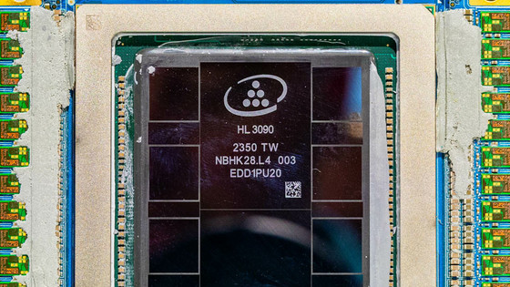 IntelがNVIDIAに対抗して発表したAIアクセラレータ「Gaudi 3」の実物写真が公開中